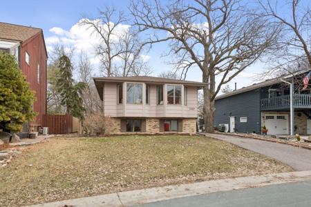 14407 Watersedge Trail NE