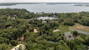 425 Ferndale Woods