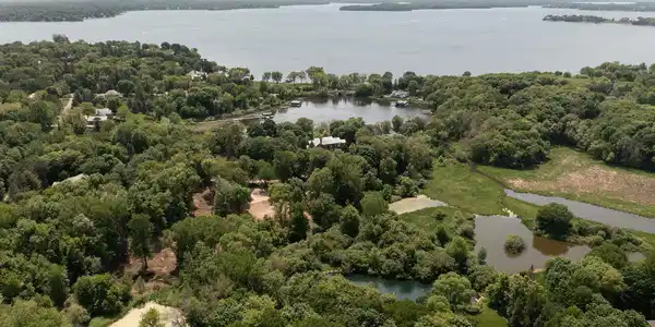 425 Ferndale Woods