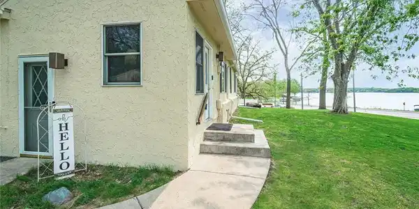 4043 Eau Claire NE