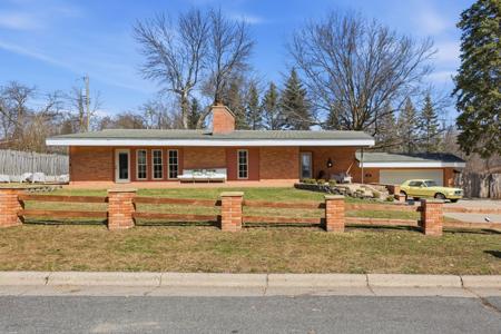 130 Fairlawn Avenue E