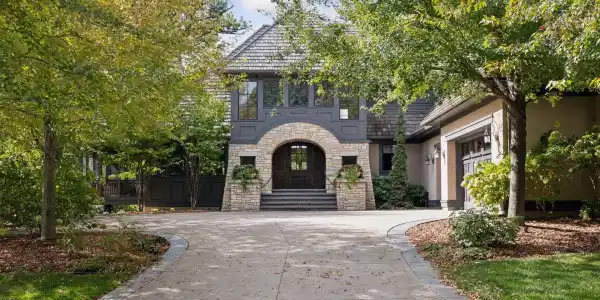 425 Carpenters Point