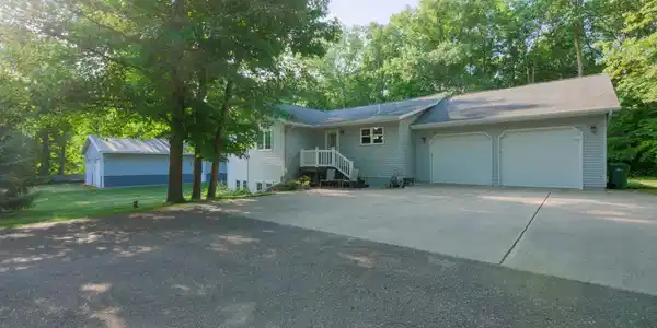 170 Bluffs NW