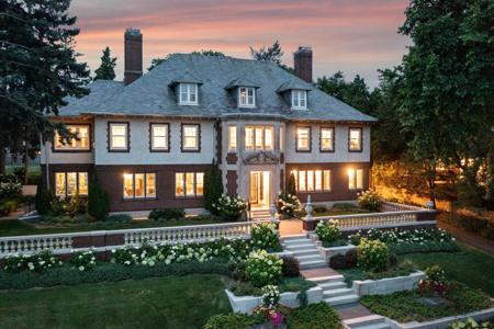 2740 W Lake Of The Isles Parkway