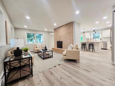 2710 Garden Lane