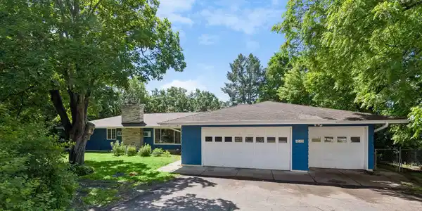 4569 Shoreline Drive