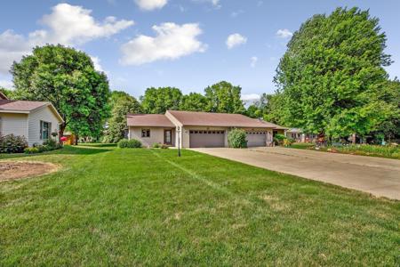 940 Woodland