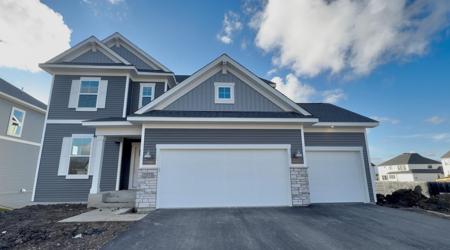 2573 Kenwood Avenue NE