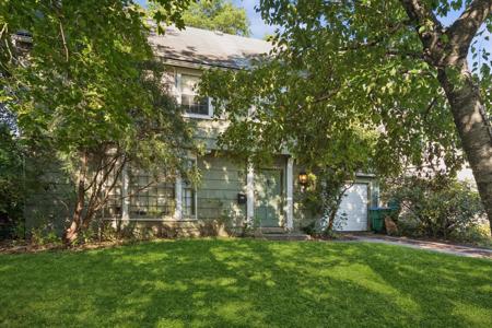 2608 Huntington Avenue