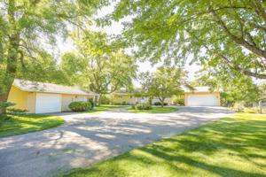 324 E Lake Geneva Road NE