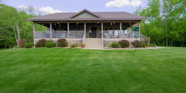 7909 Lake Carlos NE