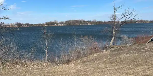 600 Lake