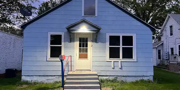 312 Forest Avenue W