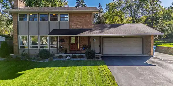 1921 Mounds Avenue