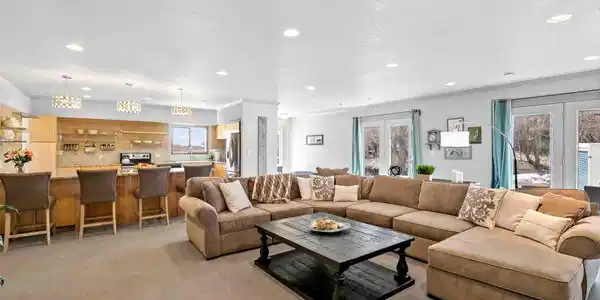 4856 Island View Drive