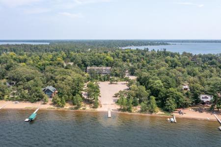 22036 Gull Lake