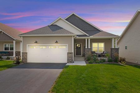 3913 Noah NW
