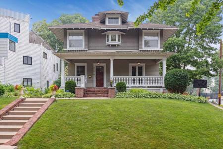 4816 Penn S