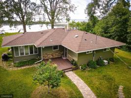 3385 Lakeside NE