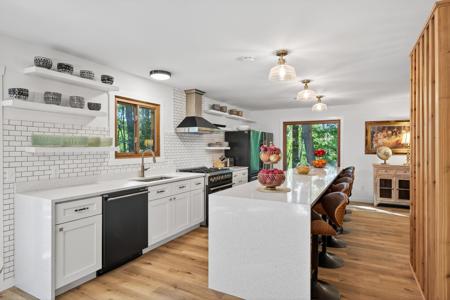 3225 Wellington Lane N