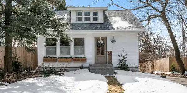 84 Dahlia Street