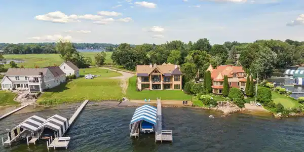 4090 Enchanted Lane