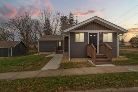 102 Buchannon Street S