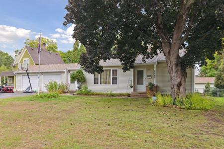 2649 18th E