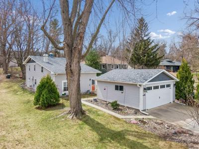 3733 Hickory Road