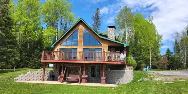10689 Shady Grove