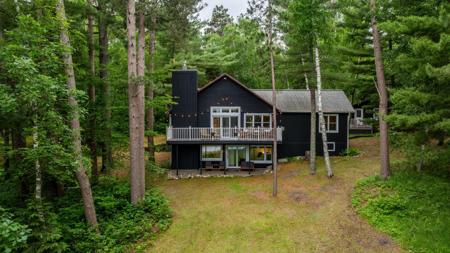 22186 Glacial Ridge Trail