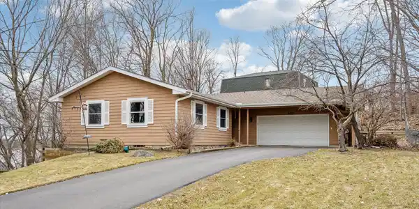 3027 Bluffs