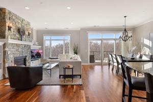 935 Lake E