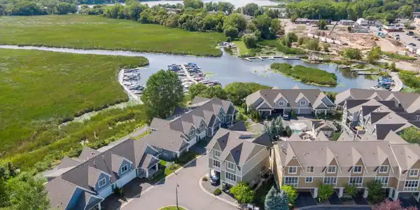 5465 Lost Lake