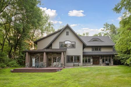 2273 Woodland Shores