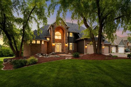 2896 Fox Trail NW