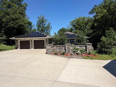 6821 Long Lake Road