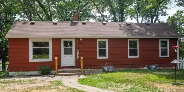 2085 Seven Pines
