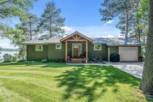 8149 Gladstone Lake