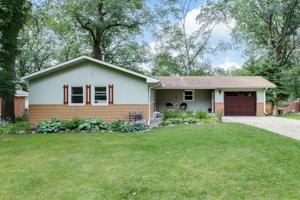 944 10th SE