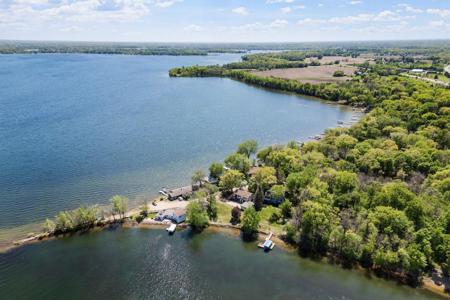9984 Bonnie Glen Parkway