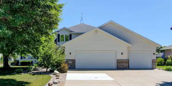 2220 Aspen