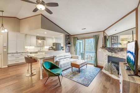 2580 Moundsview Drive Unit 8