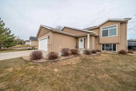 1816 Spruce Grove Trail