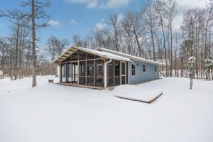 4943 Shangri La NE