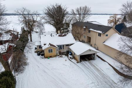 6617 N Shore Trail N