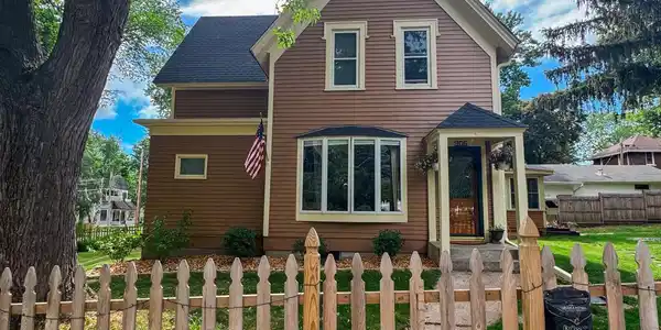 906 4th Street N