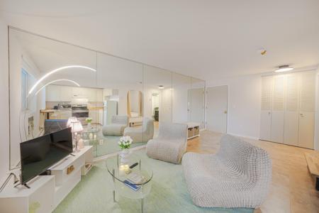 4379 Wilshire Boulevard