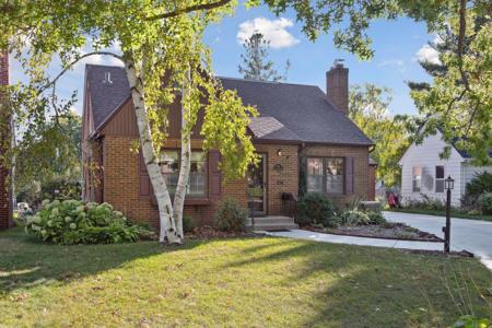 894 Arlington W