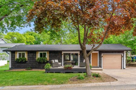 1564 Canary Lane